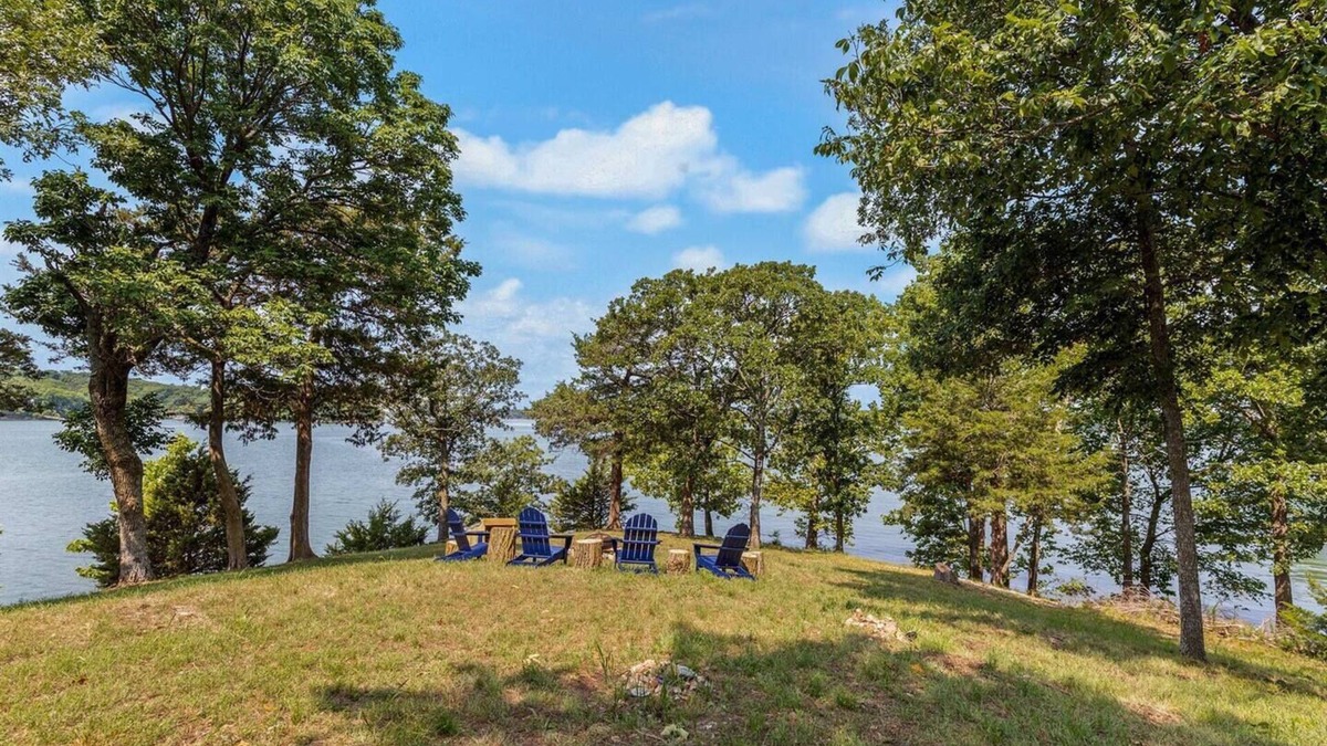 Jay House | Sunset Island - 2 bed/1.5 Ba Guest house w/Dock