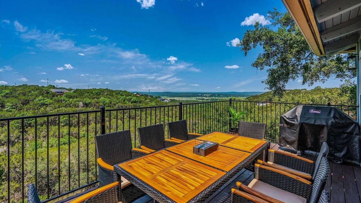 Lago Vista House | Sunset Lake Travis Views, Luxe 12-Person Retreat Near Wineries & Trails
