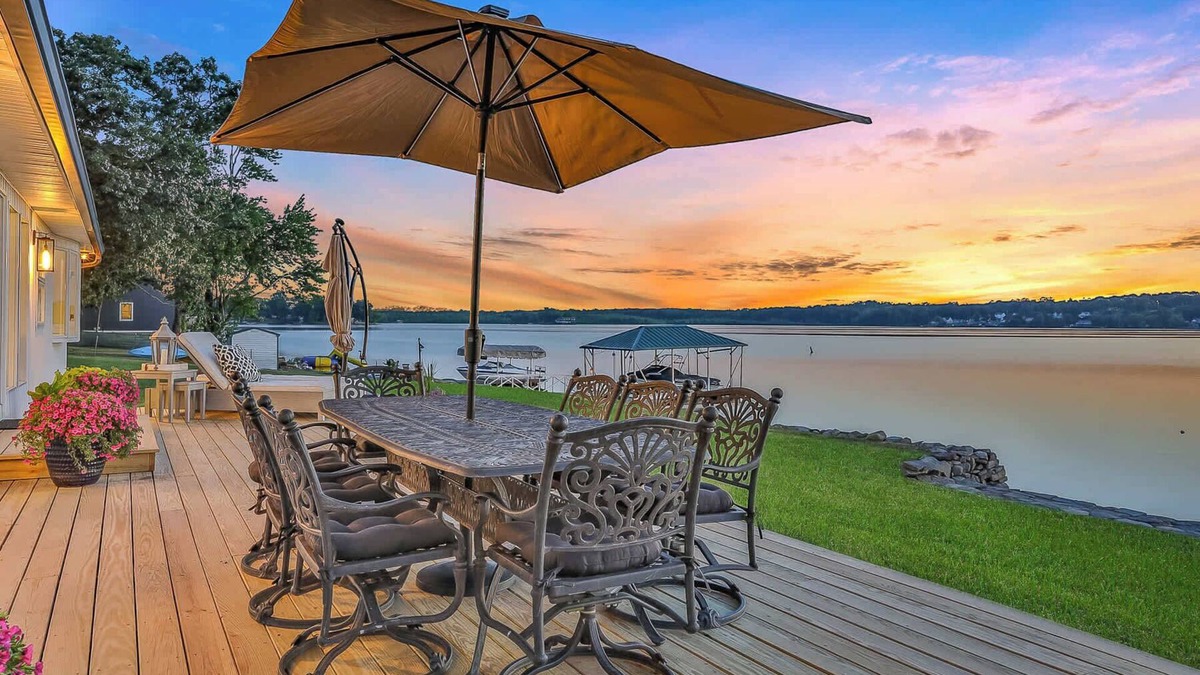 Middle Hope House | Sunset Lakehouse: Stunning Views + Lake Fun!