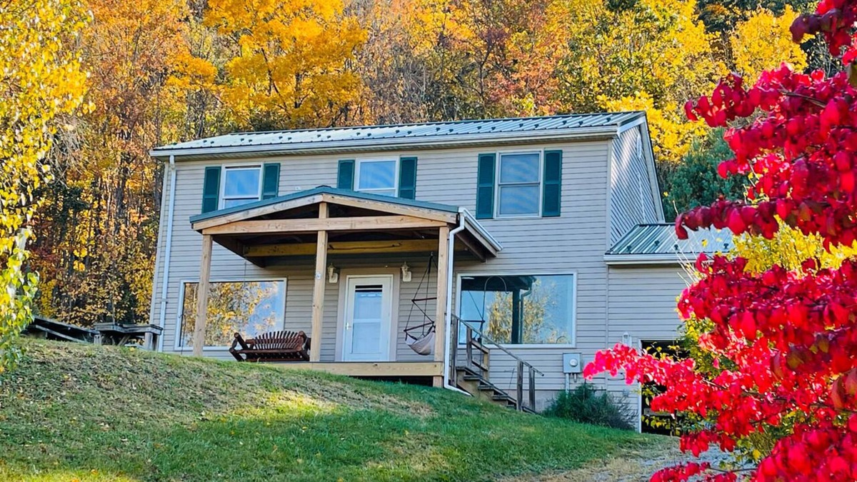 Riddlesburg Cabin | Sunset Lodge on River Mountain, just off of PA26 between Everett & Raystown Lake