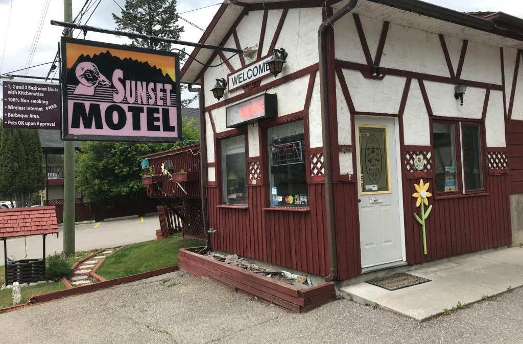 East Kootenay Hotel | Sunset Motel