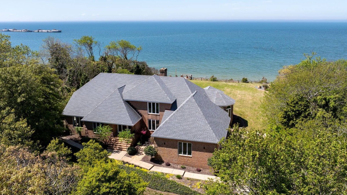 Cape Charles House | Sunset on the Rocks - Luxurious beachfront comfort!