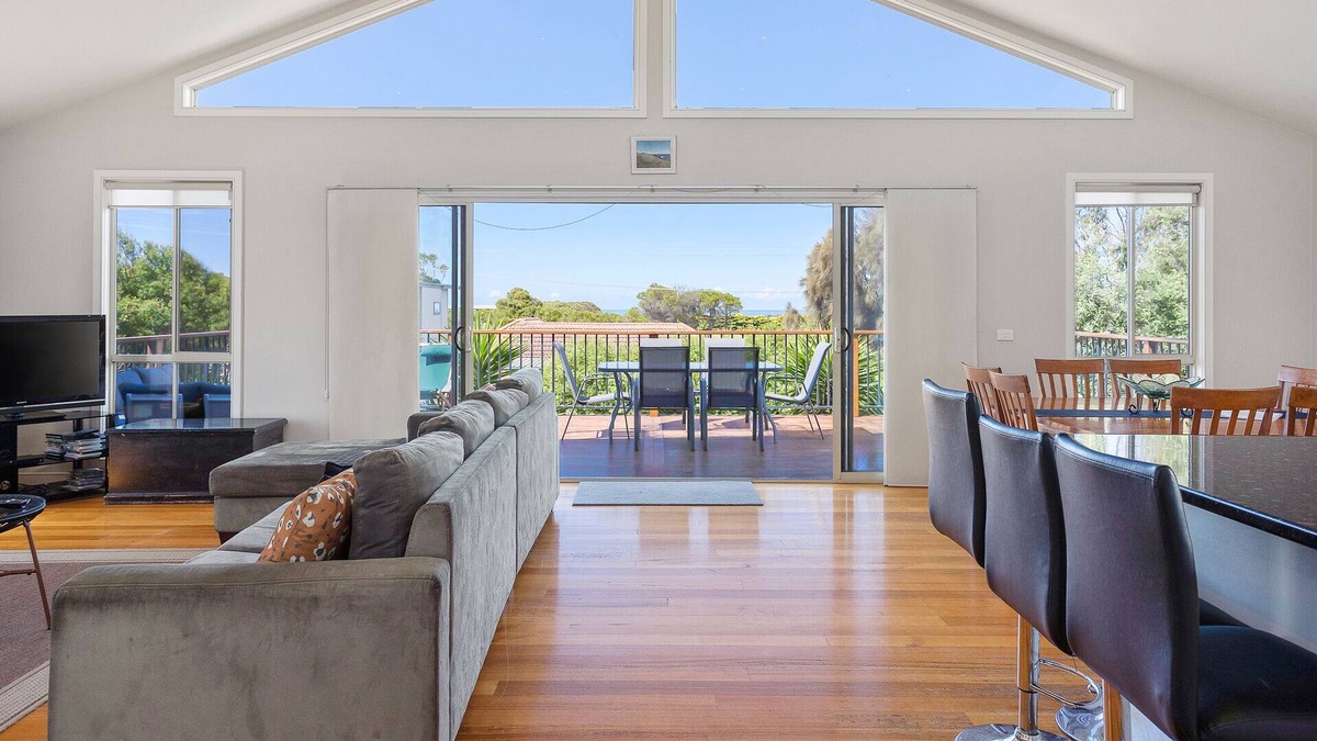 Sunset Strip House | Sunset on the Strip - Ocean View, WIFI & Pet friendly