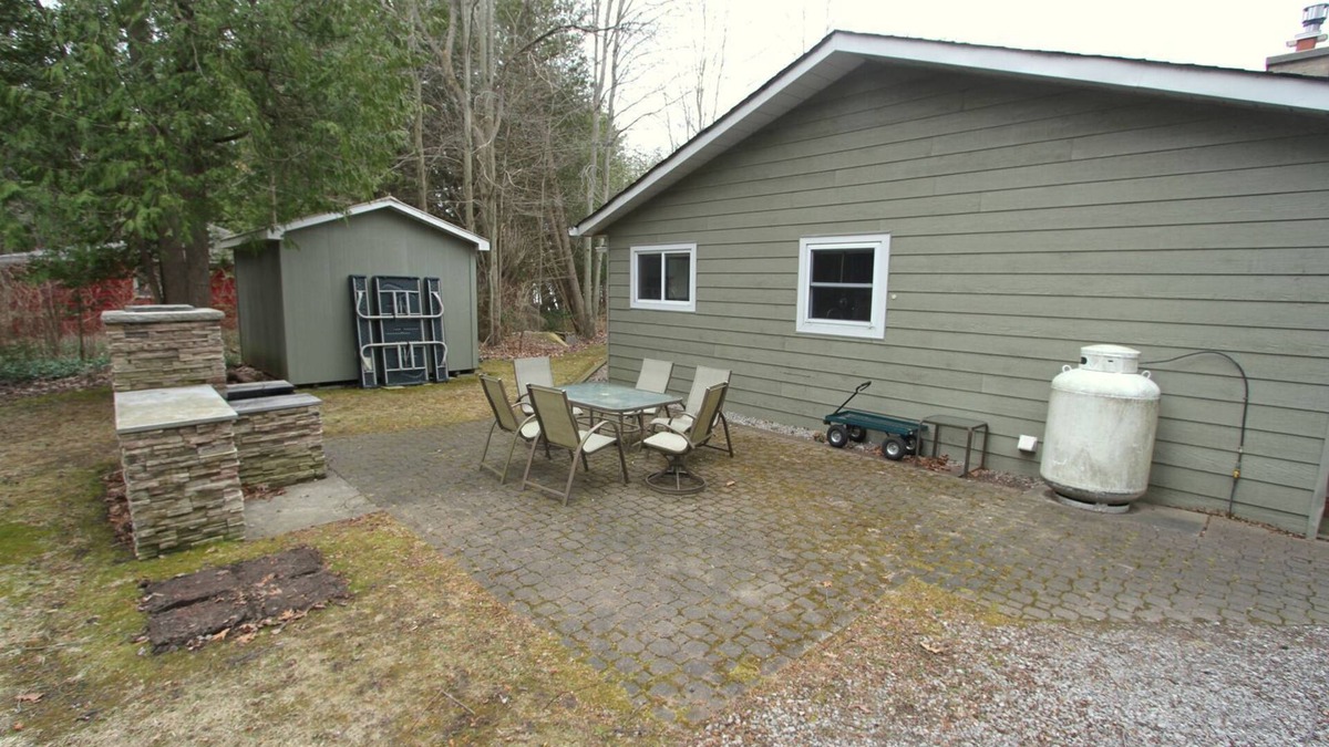 Kirkfield Cottage | Sunset Paradise with a Sandy Wade in Waterfront, less than 1.5 hour from Toronto