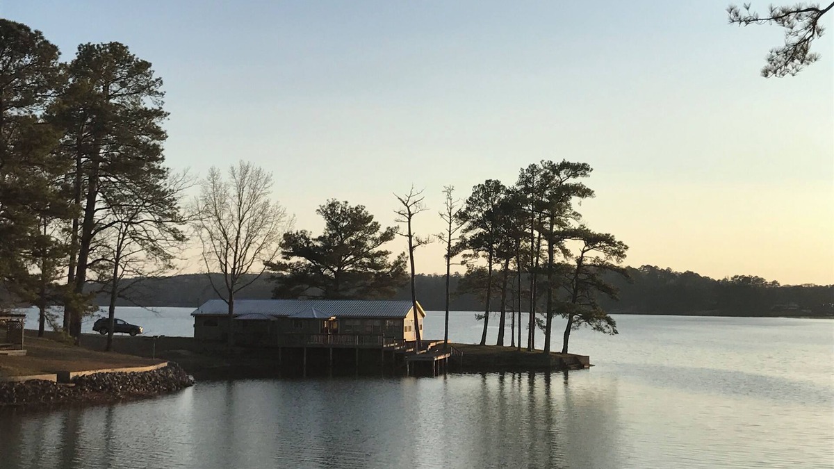 Dadeville Cabin | Sunset Peninsula at Lake Martin: Perfect Summer or Football Getaway