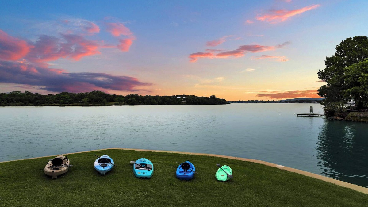 Marble Falls House | Sunset Point: New Home for Family Fun w/Water Toys