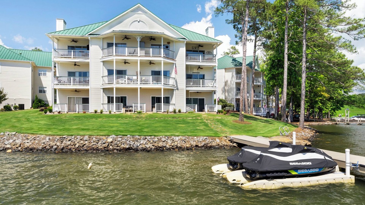 Dadeville Condo | Sunset Point on Lake Martin. Fantastic Views! Great for families!