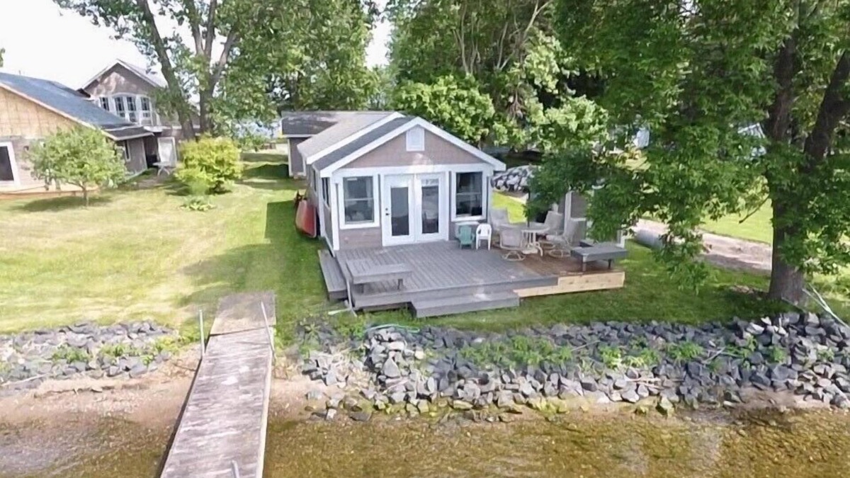 Lindstrom Cottage | Sunset Point West facing cottage. Amazing spot RIGHT on the water!