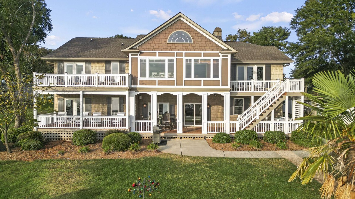 Terrell House | Sunset Pointe - Entertainers Dream with Amazing Lake Norman Views