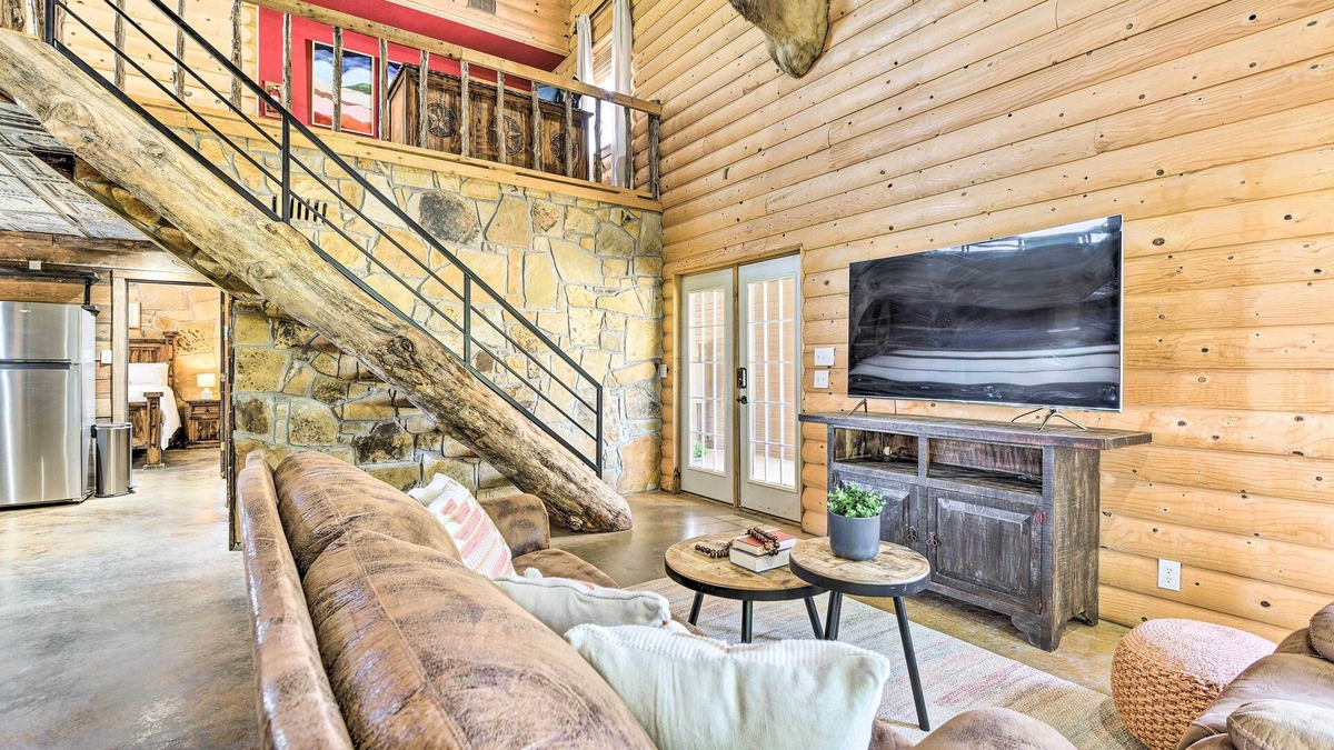 Sunset Cottage | Sunset Ranch w/Pool & Hot Tub on 29 Acres!