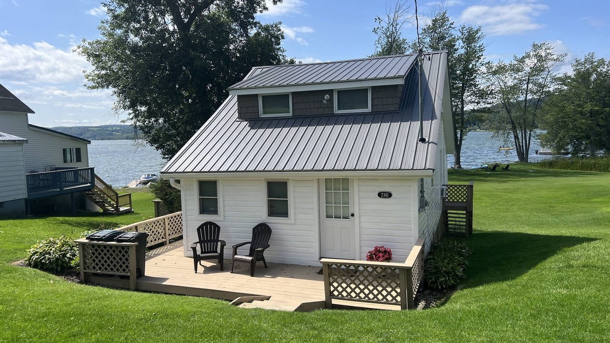 Richfield Springs House | Sunset Retreat - Delightful Cottage on Canadarago Lake