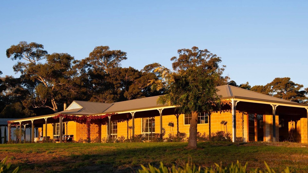 Franklinford House | Sunset Retreat-amaxing views over Mt Franklin
