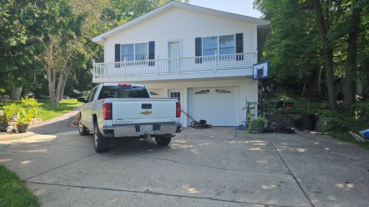 Albany Apartment | Sunset retreat. Charming 2-bedroom apartment with shared.pool n hot tub.