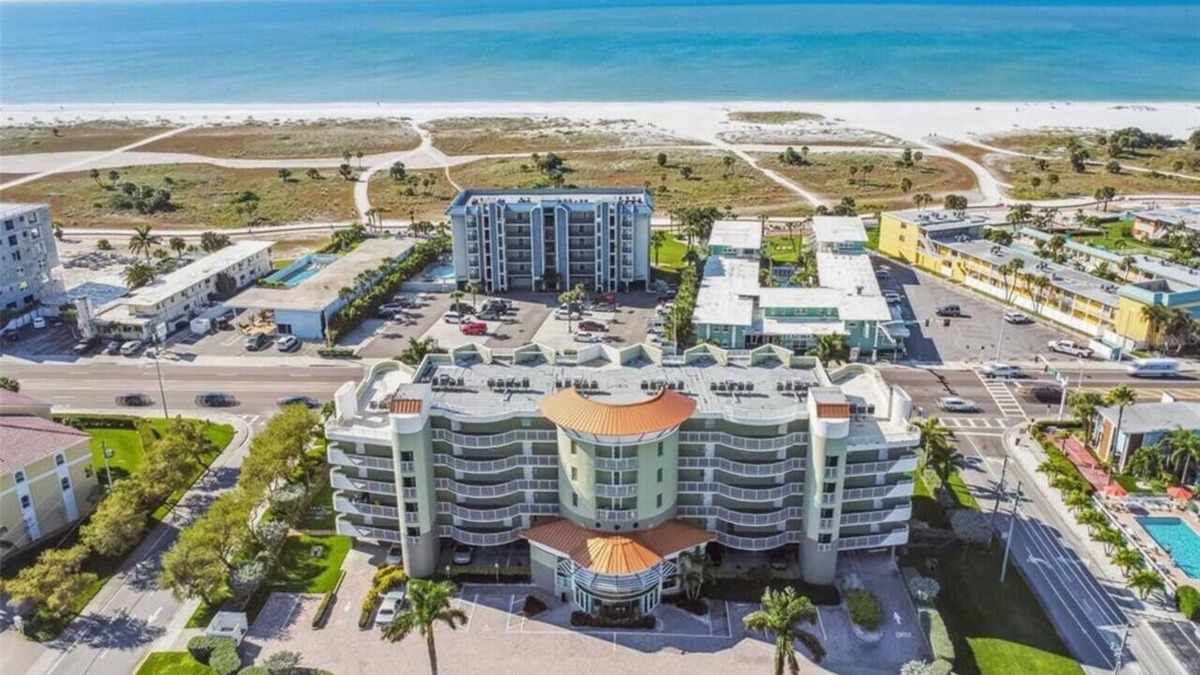 Capri Isle Condo | ☀️ Sunset Sands – Luxury Condo w/Stunning Ocean Views! 🌊