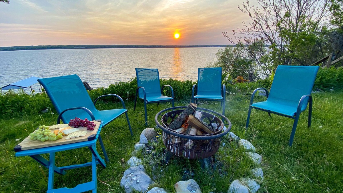 Geneva Cottage | Sunset seneca lake view, wine trail, lake view