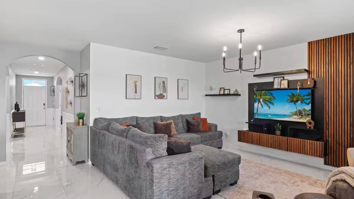 Zephyrhills West House | Sunset Serenity