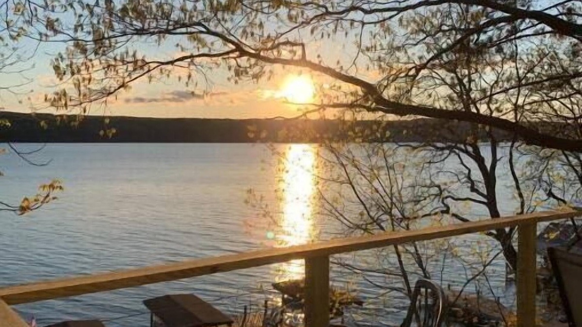 Burdett Cottage | Sunset Shores for a Reason