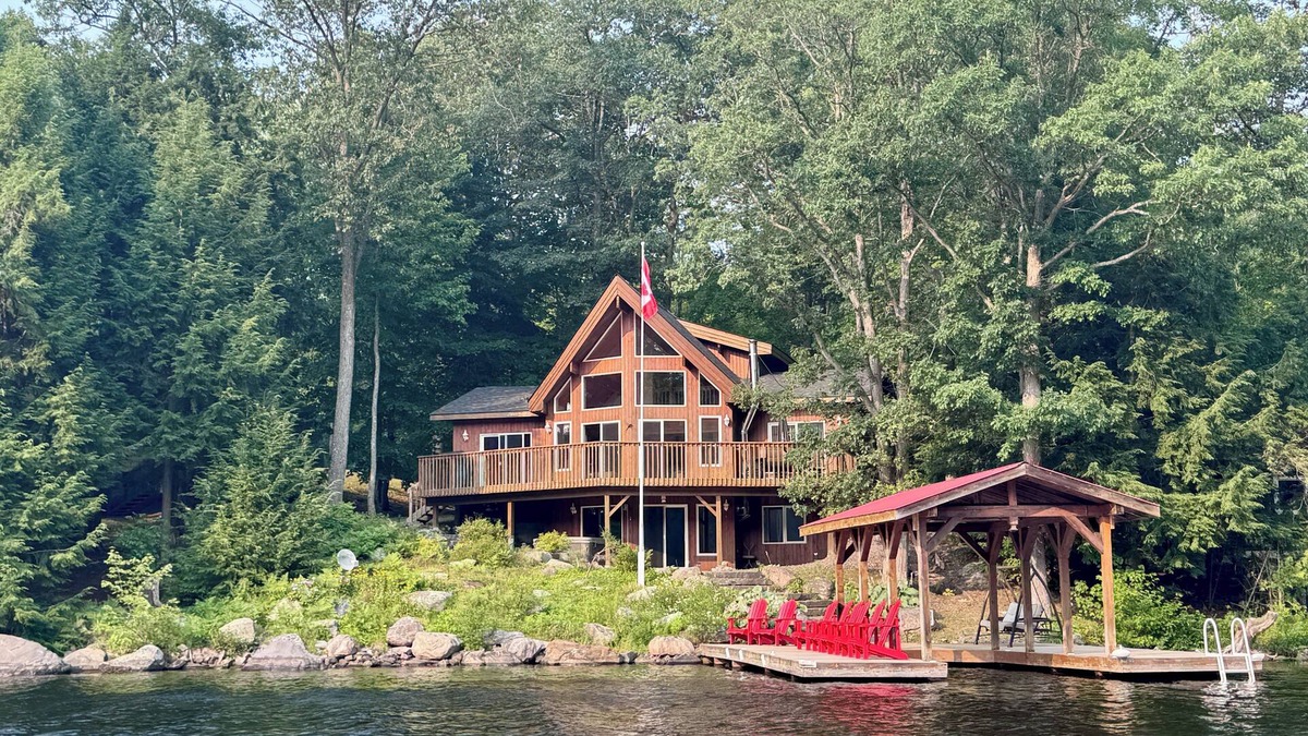 Bala Cottage | Sunset Shores Muskoka
