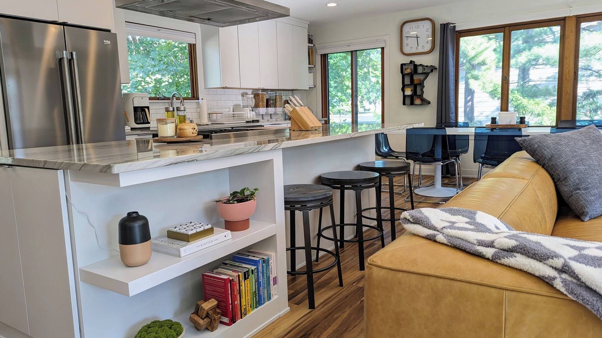 Fridley House | Sunset Shores Suite