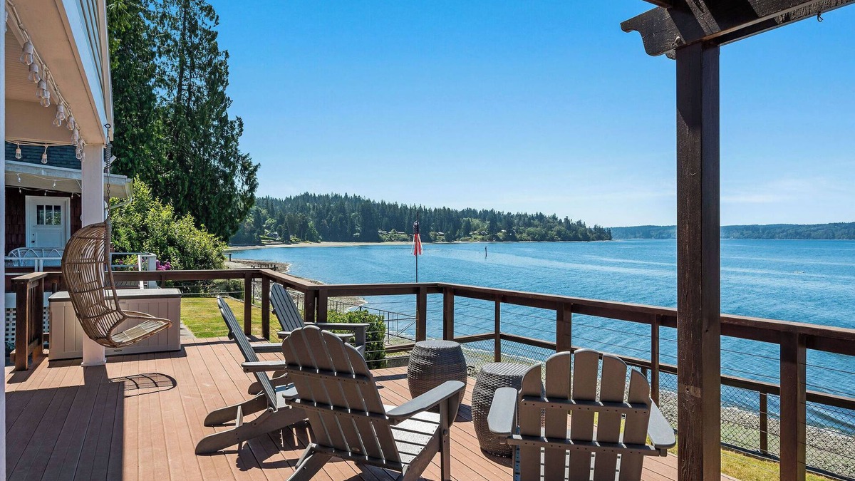 South Colby Cottage | Sunset Shores: Waterfront Cottage on Vashon Island