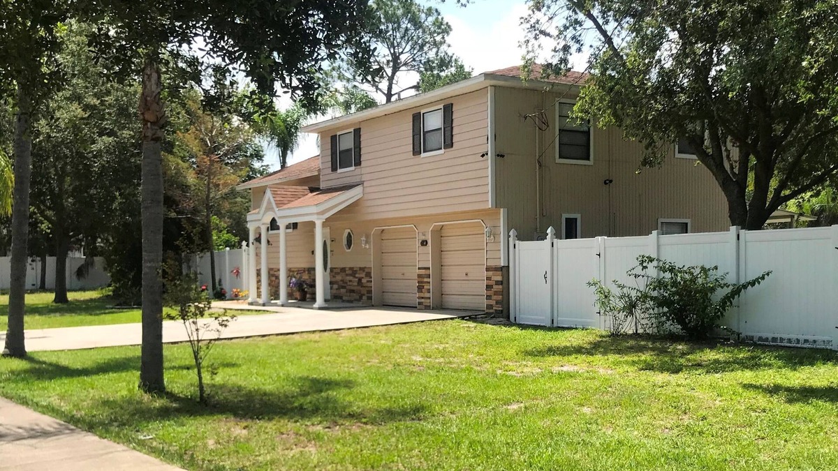 Tarpon Springs Apartment | SUNSET STUDIO - Beautifully appointed and .6 mi from beach - This is Paradise!