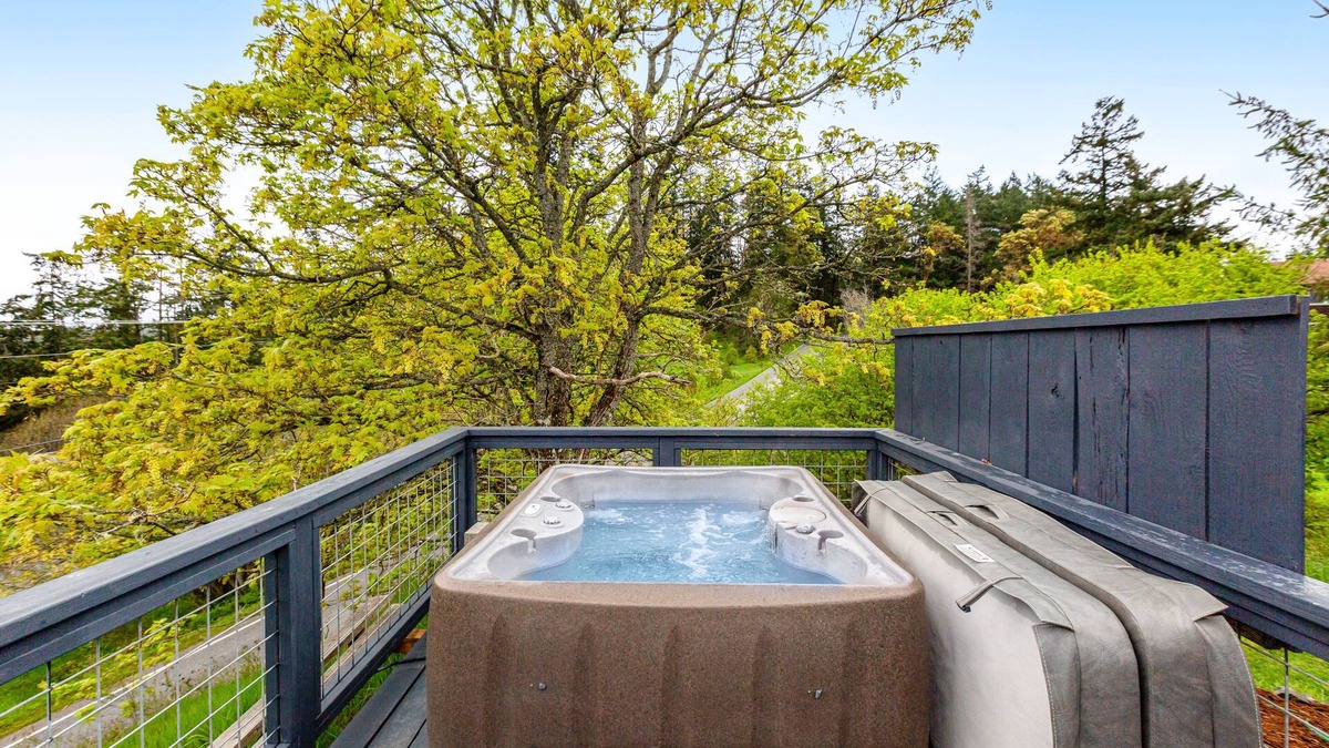 Deer Harbor Cabin | Sunset Studio with Stunning Views and Hot Tub - Dog-Friendly