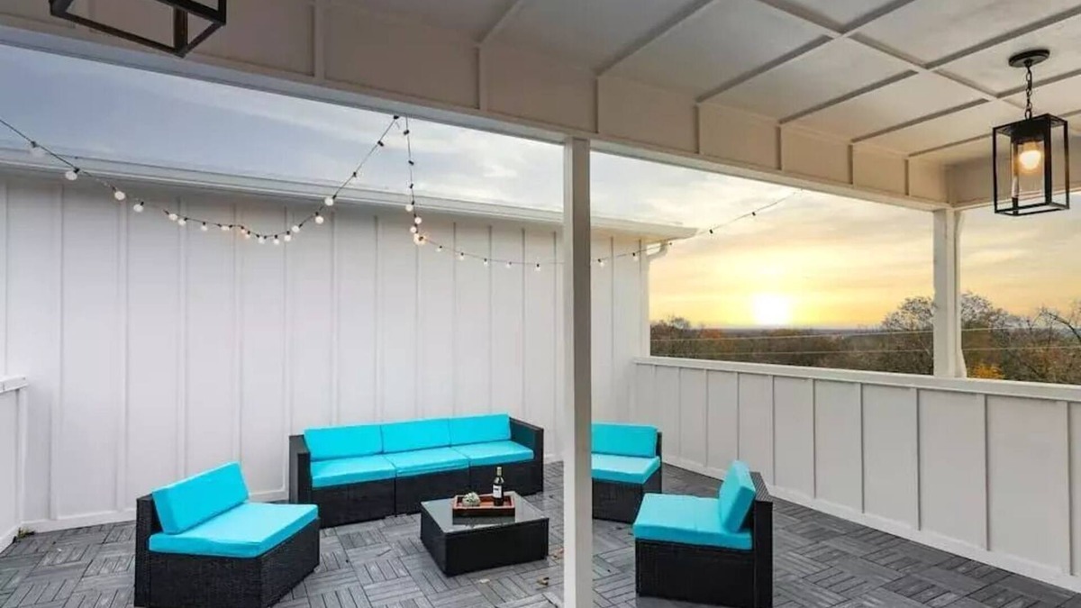 Maplewood Heights House | ★Sunset Stunner★ 7 beds! 9 min→Broadway Garage ★