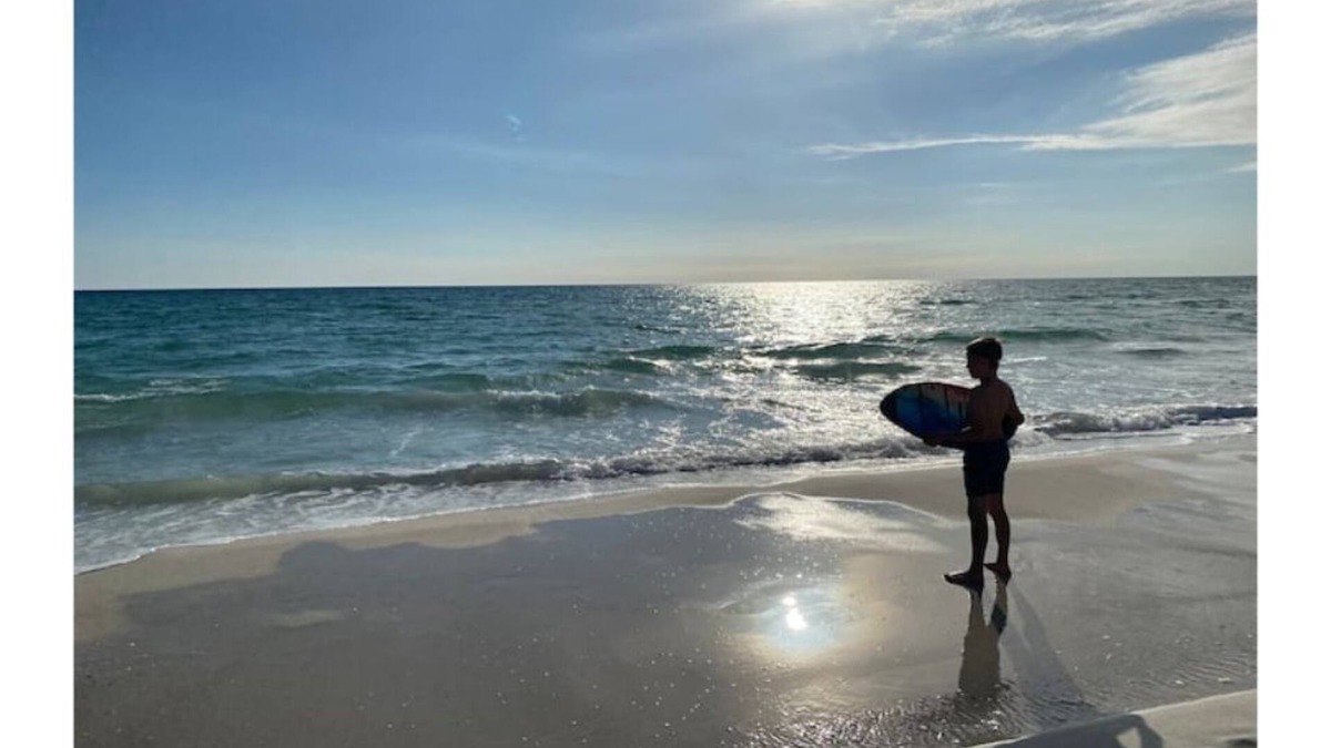 Silver Sands House | Sunset Surf House-5bdrm-12beds-sleeps14-wlk to bch