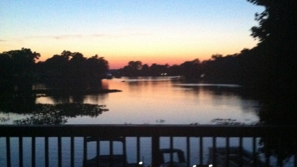 North Webster House | Sunset View, 2 Story Lake Home, 4br, 2bth, Sleeps 12 Comfortably