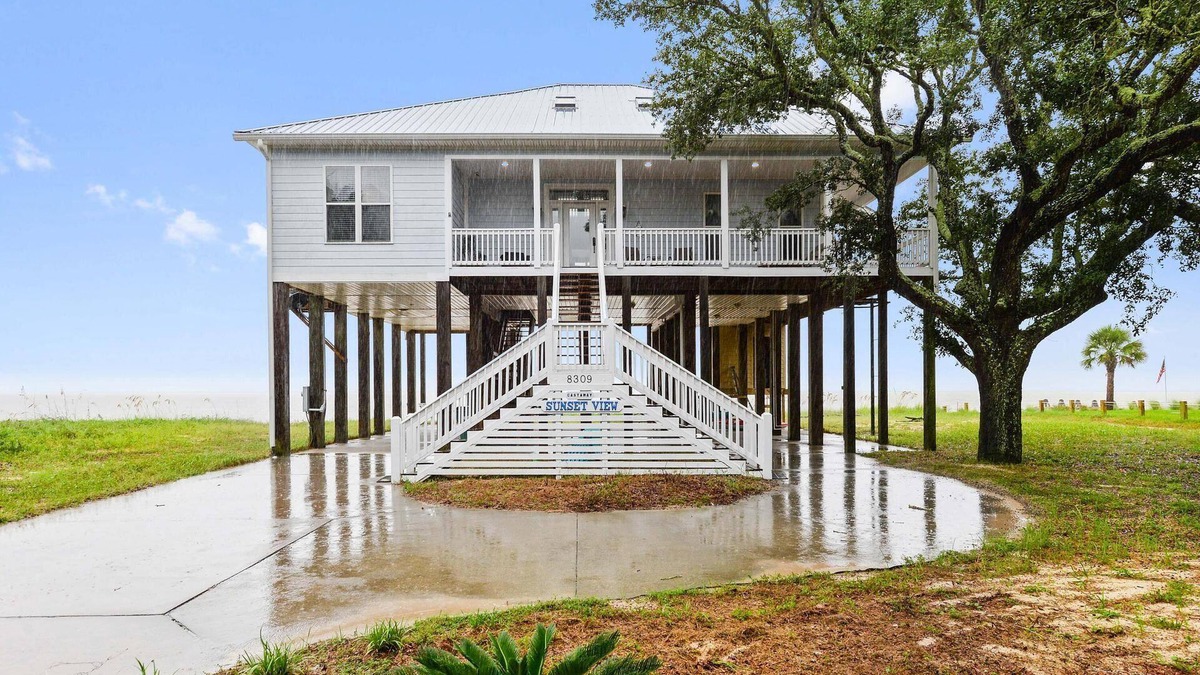 Ocean Springs House | Sunset View Beach House in Ocean Springs - Beachfront property