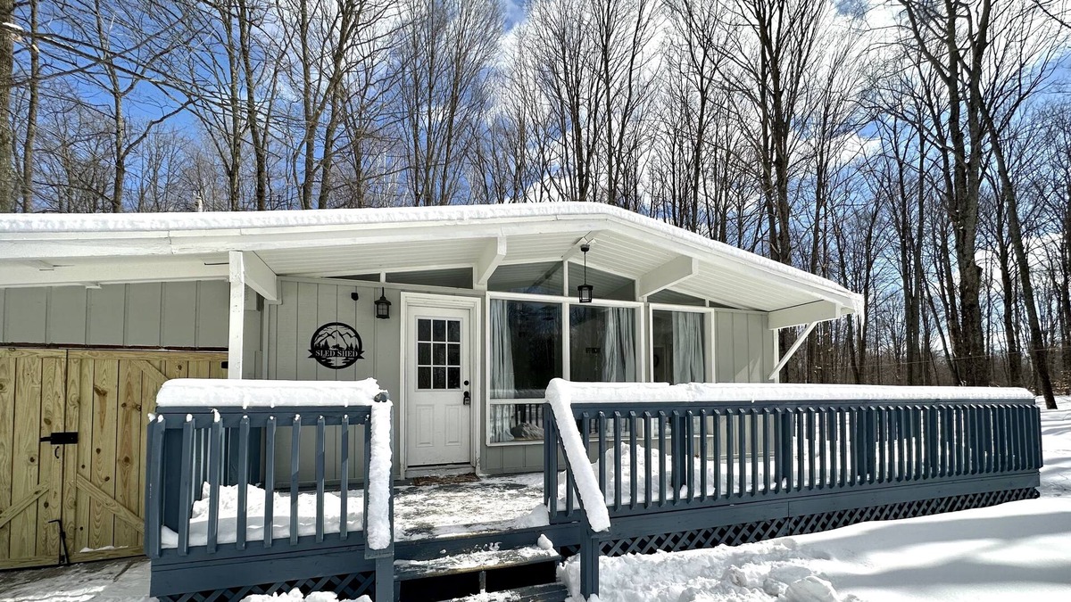 Elmira House | Sunset View Cottage