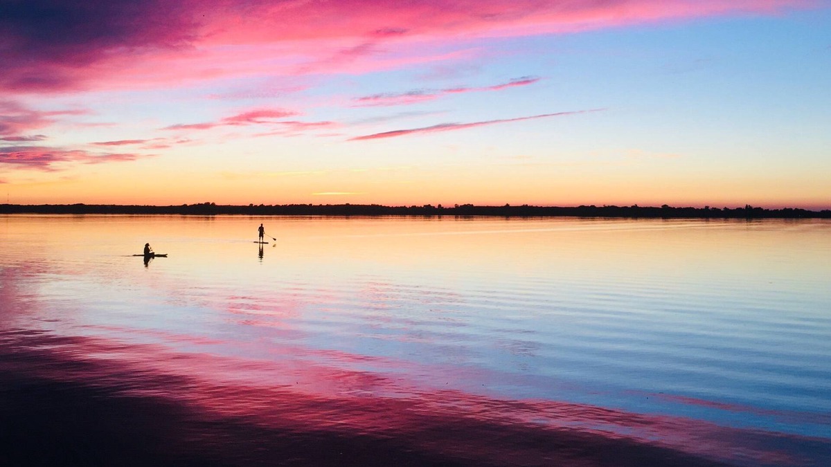 Cressy Apartment | Sunset View-waterfront stay PEC