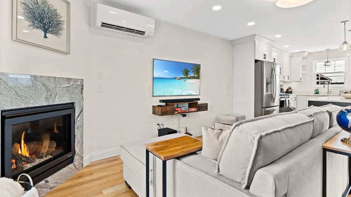 Hampton House | Sunset Views | Fireplace | Lux Kitchen | Laundry