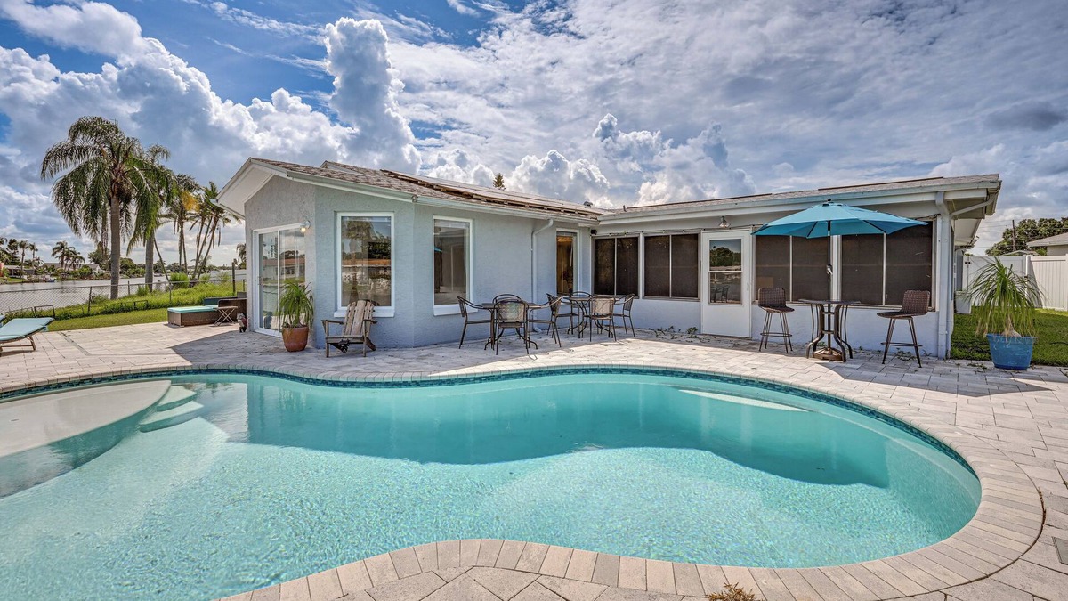 Tahitian Homes House | Sunset Views & Hot Tub: Lakefront Holiday Retreat!