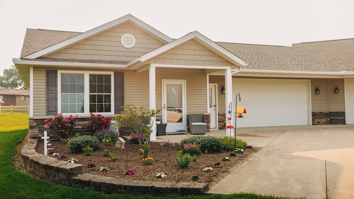 Sugarcreek Apartment | Sunset Views in the midst of Amish Country