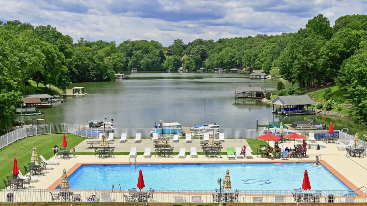 North Shore Condo | SUNSET VIEWS-Pristine WATERFRONT Penthouse Condo on SML- Boat Slip Available