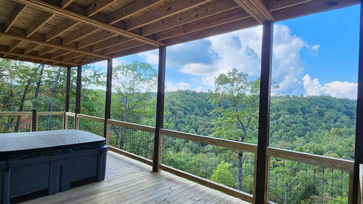 Frenchburg Cabin | Sunsets 4ever Cabin- 360 views 2-bedroom cabin with WiFi & Hot Tub