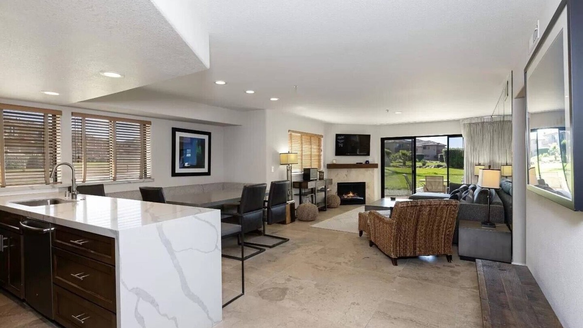 La Selva Beach Villa | Sunsets and ocean breezes await you! Fall is spectacular at Seascape!