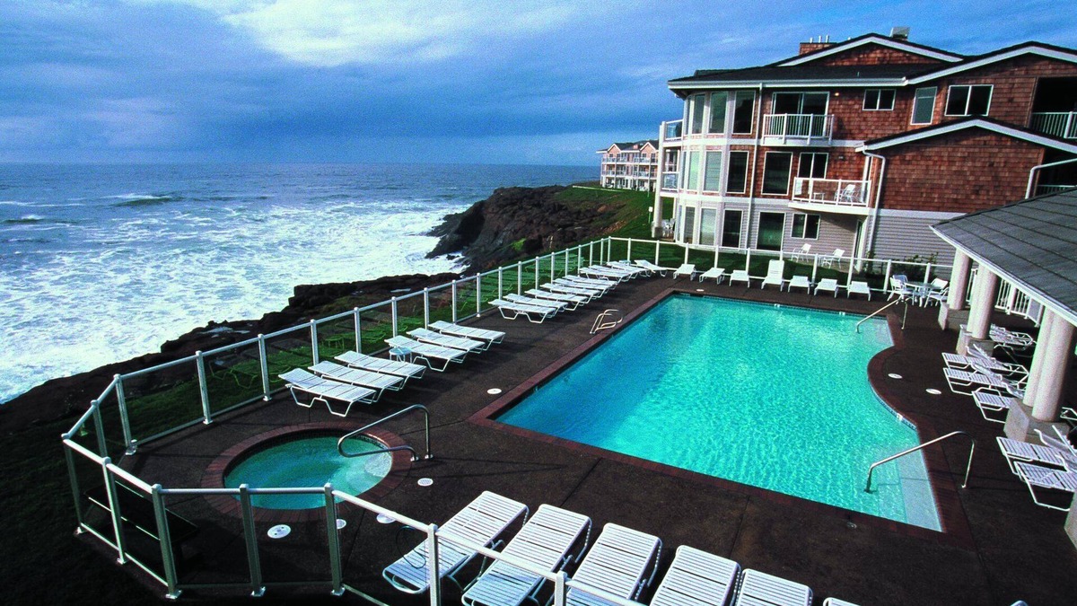 Depoe Bay Resort | Sunsets and romantic walks