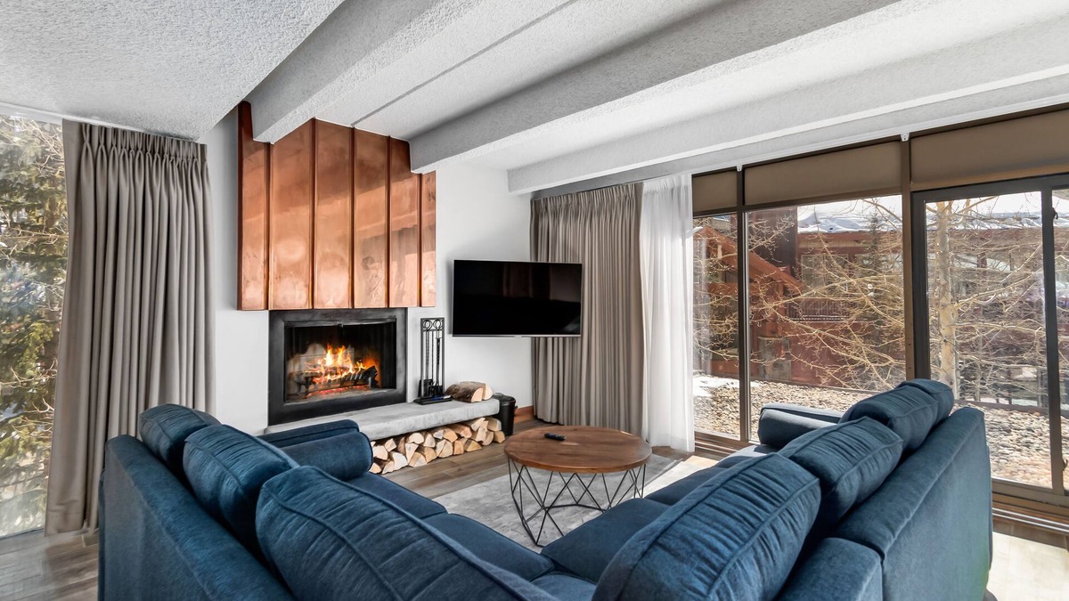 Copper Mountain Condo | Sunsets in Copper Mountain CO:- Ski in/Ski out with an amazing view