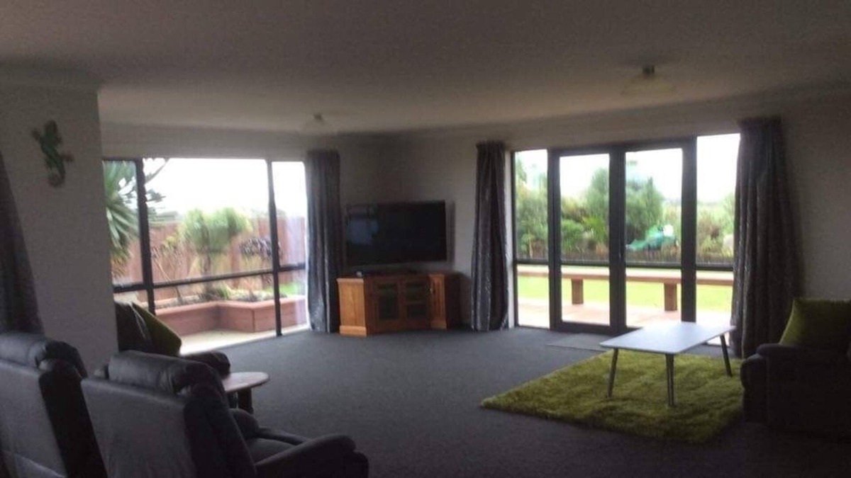 Little Wanganui House | Sunsets in paradise - your home away from home
