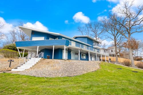 Osage Beach House | Sunsets over Paradise