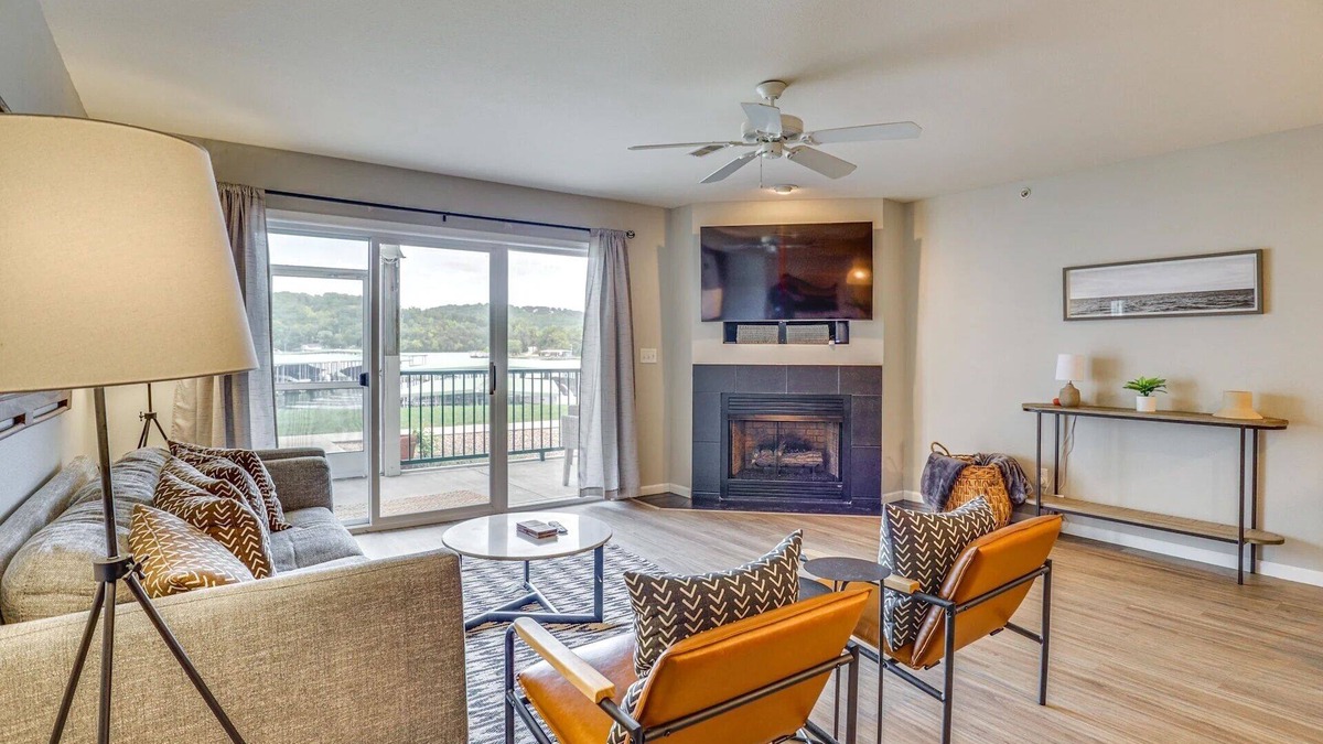 Camdenton Condo | Sunsets & Slips - Waterfront 3BR Condo at Lake of the Ozarks!