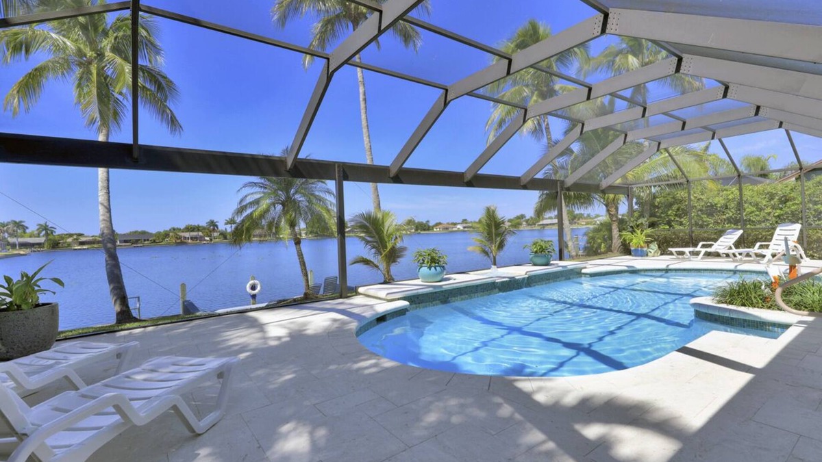Pelican House | Sunsets, Warm Pool -Million Dollar View -See our Video/360 Tour/5-star reviews