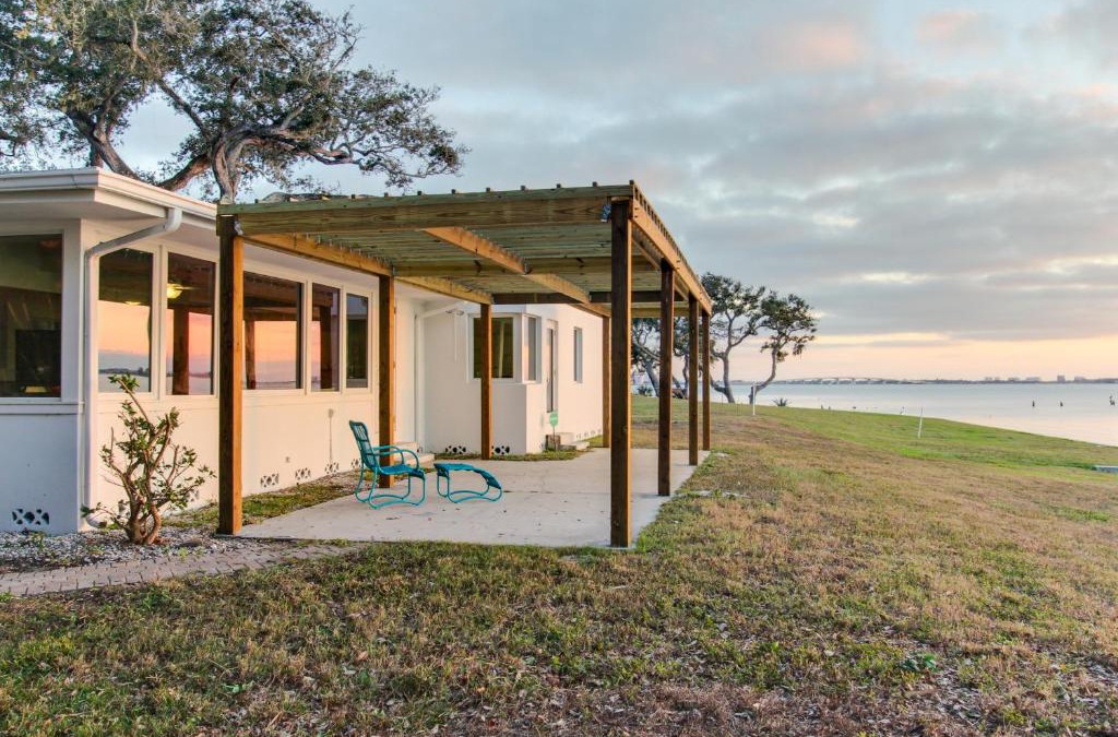 Indian Beach Sapphire Shores House | Sunsetter on Sapphire Shores