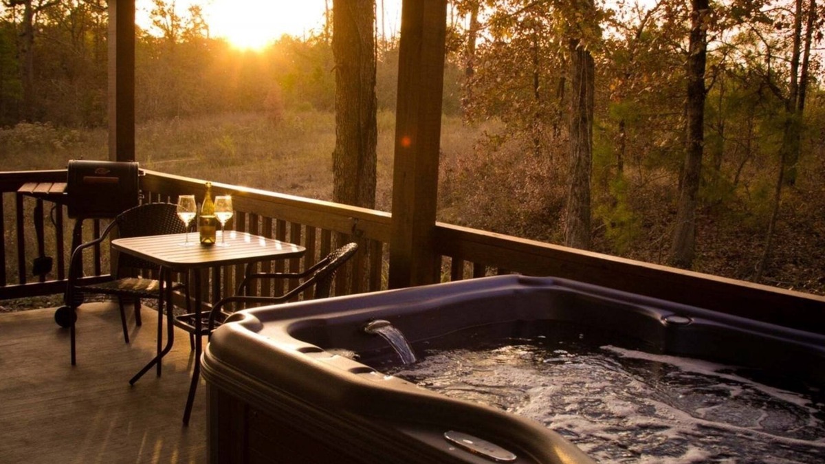 Broken Bow Cabin | Sunsettin Cabin With Fireplace, Free Wifi, and Parking Onsite by Redawning