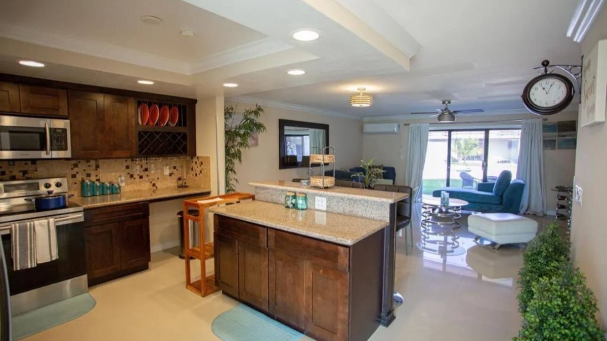 Yeoman Wood Condo | Sunshine and solace at this luxury Bahamas retreat.