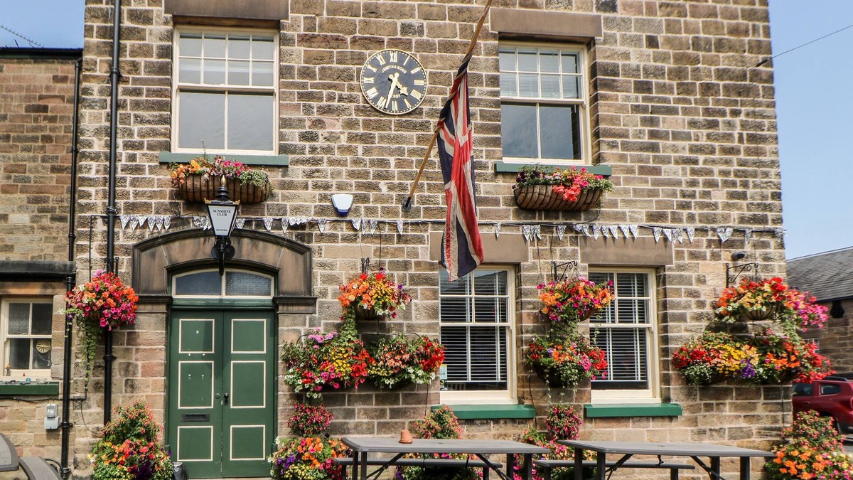 Milford Cottage | SUNSHINE APARTMENT, pet friendly in Duffield