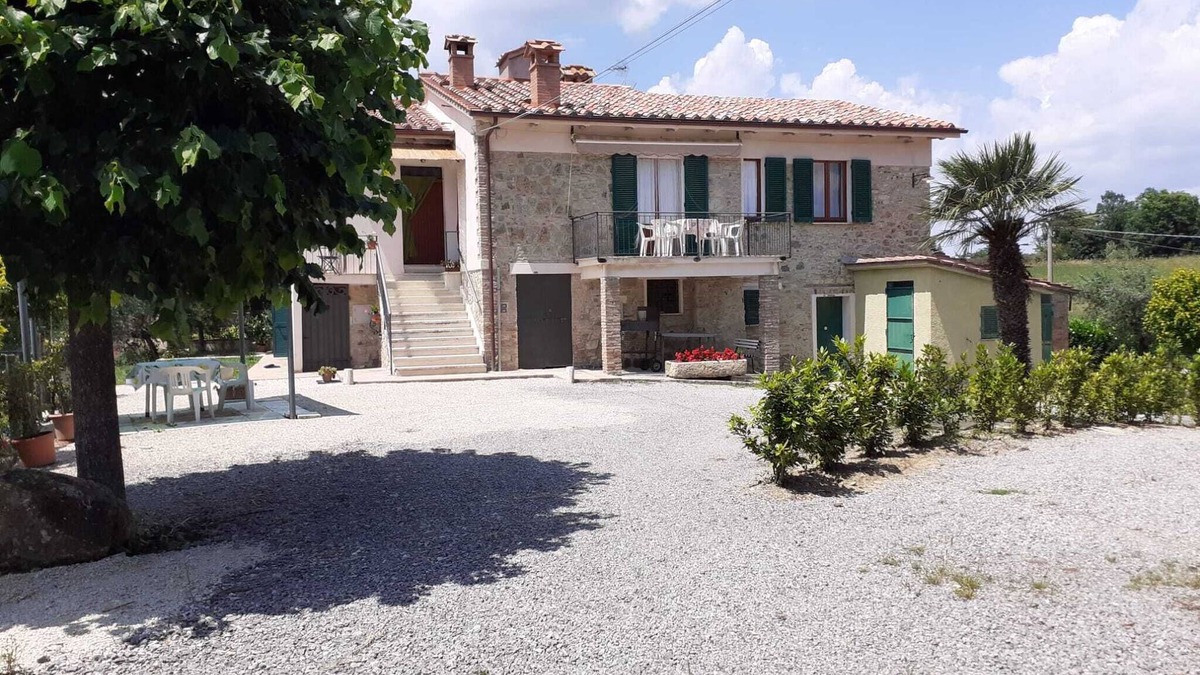 Cetona Apartment | Sunshine coast 46 apartment in the middle of the countryside