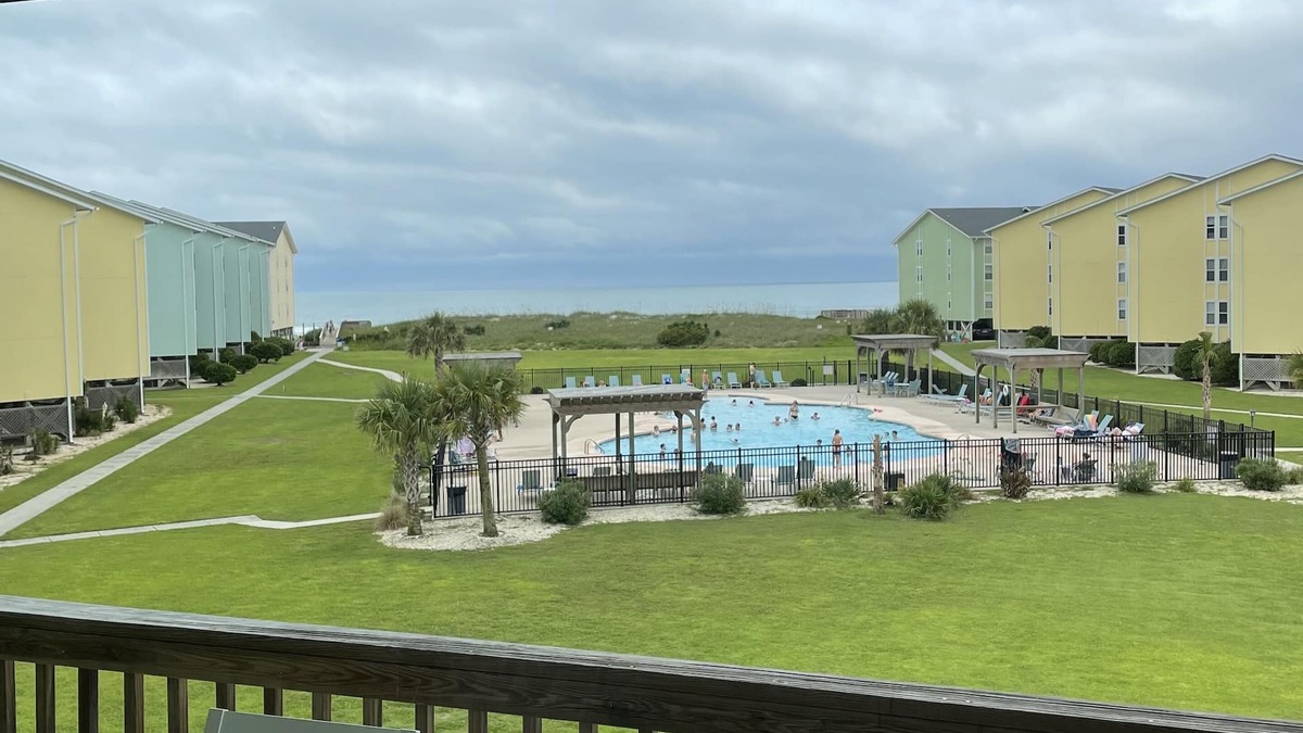 Surf City Condo | SUNSHINE condo - 5 star rated 1BR condo on Topsail Island 6 years!